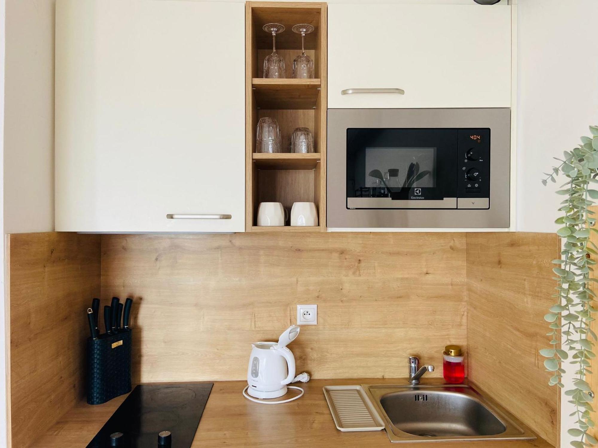 Cozy Studio On The Roof, Next To Incheba Expo Bratislava Ngoại thất bức ảnh